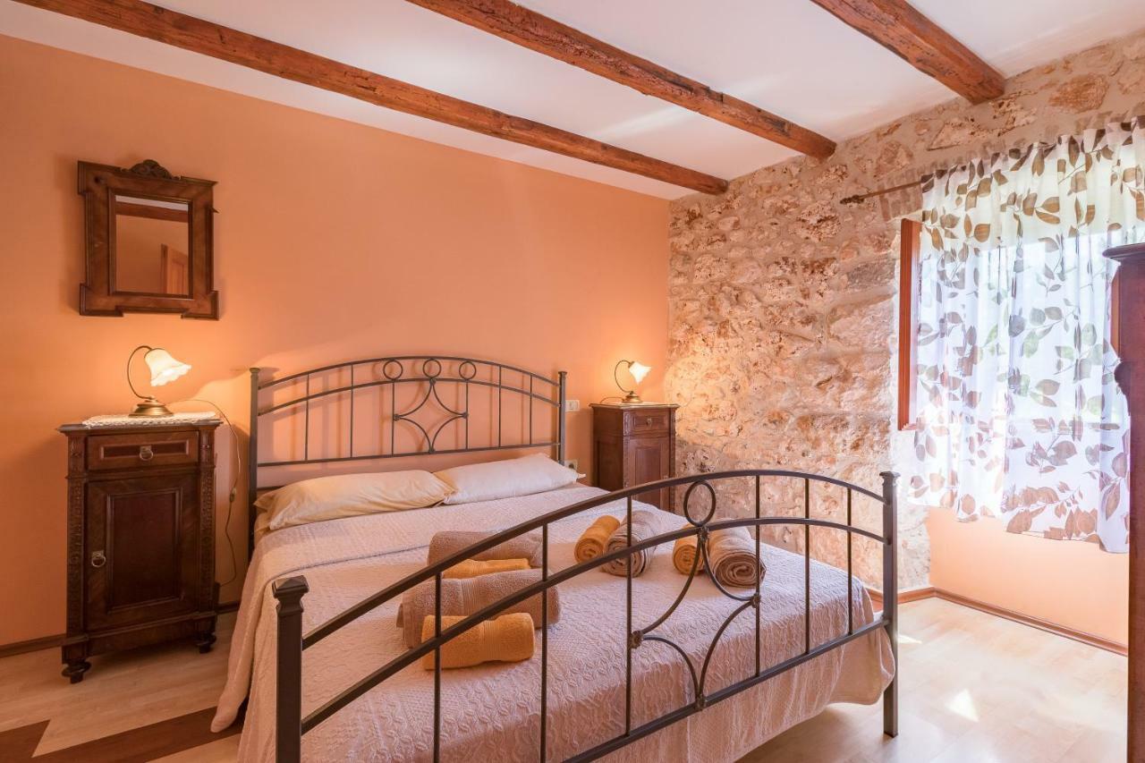 Country House Apartments Pula Exterior foto